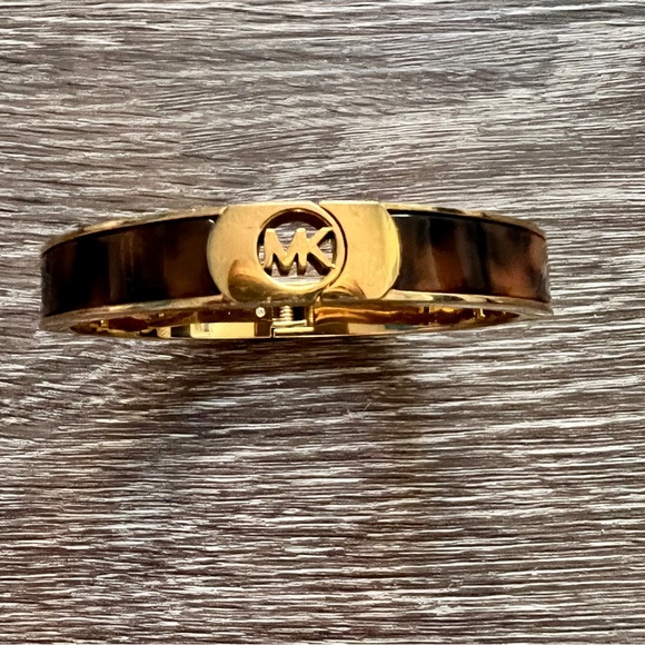 Michael Kors Gold tone and Tortoise bracelet - Picture 3 of 6